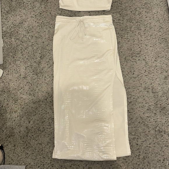 Matching set - Picture 3 of 3